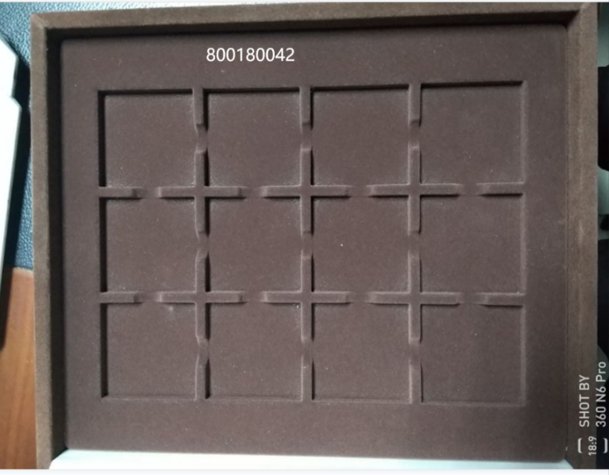 Square 800180042 16-grid棕色植绒JH-335 Blister Box