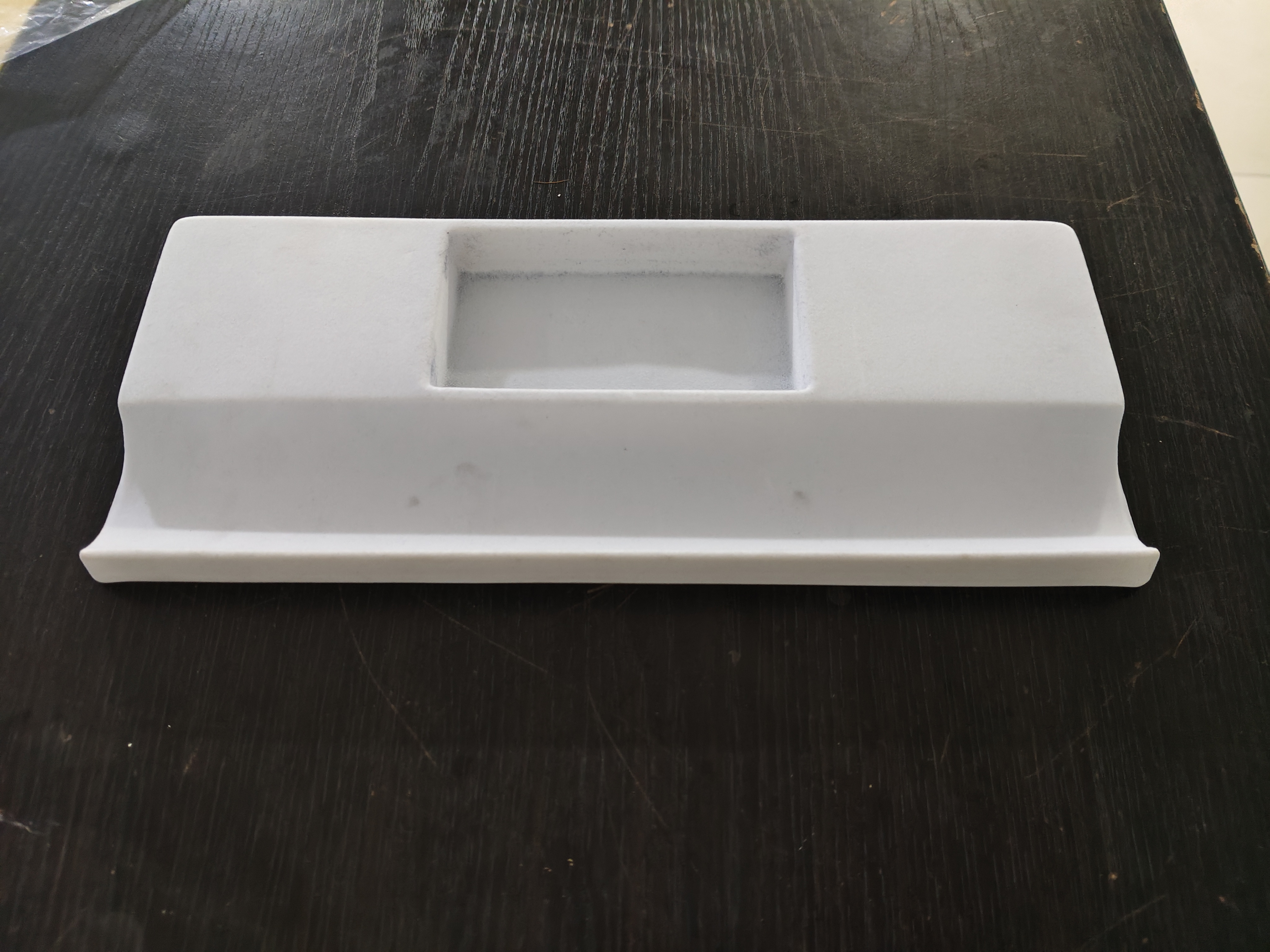 Irregular 800180105 白色植绒300*125*18 Blister Box