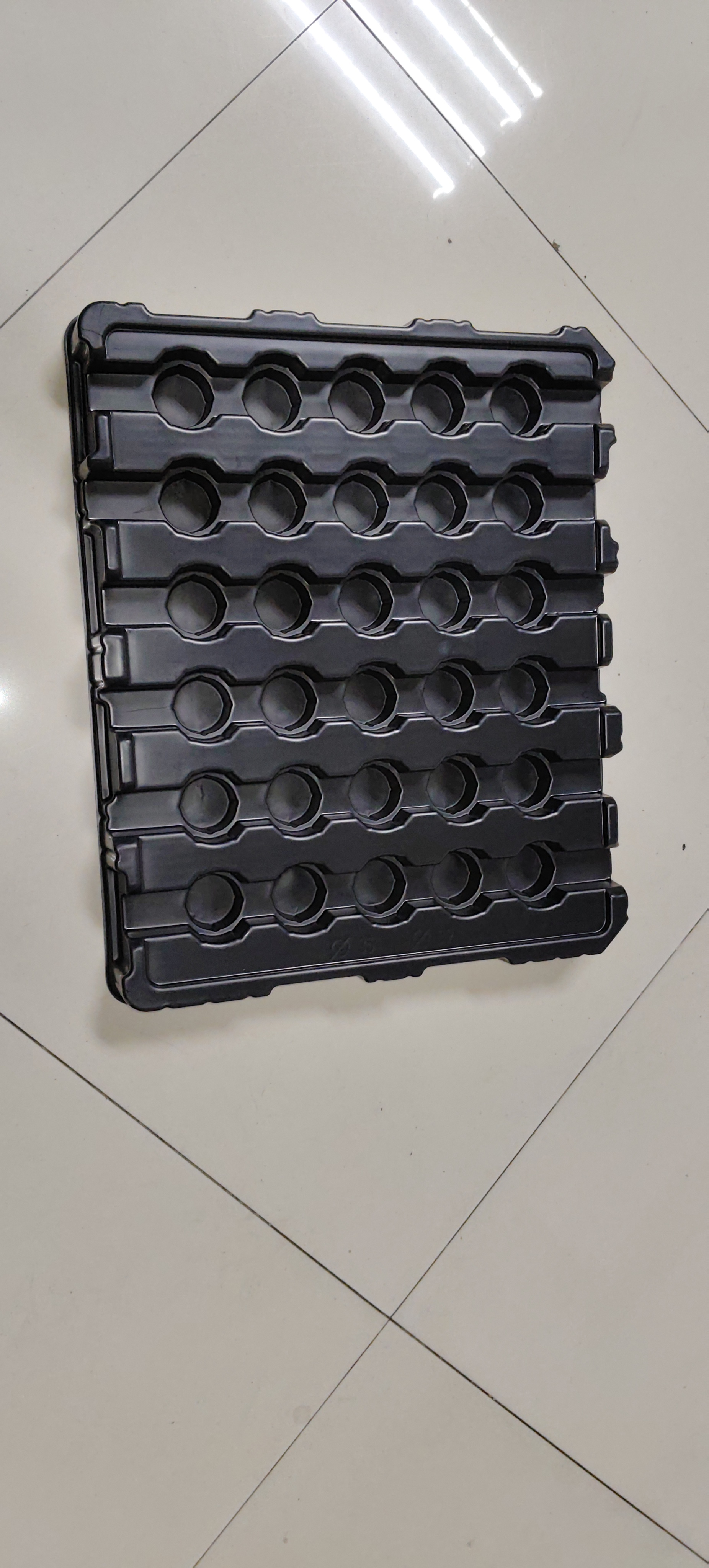 Round JN0003（30-grid） φ32×34mm Blister Box