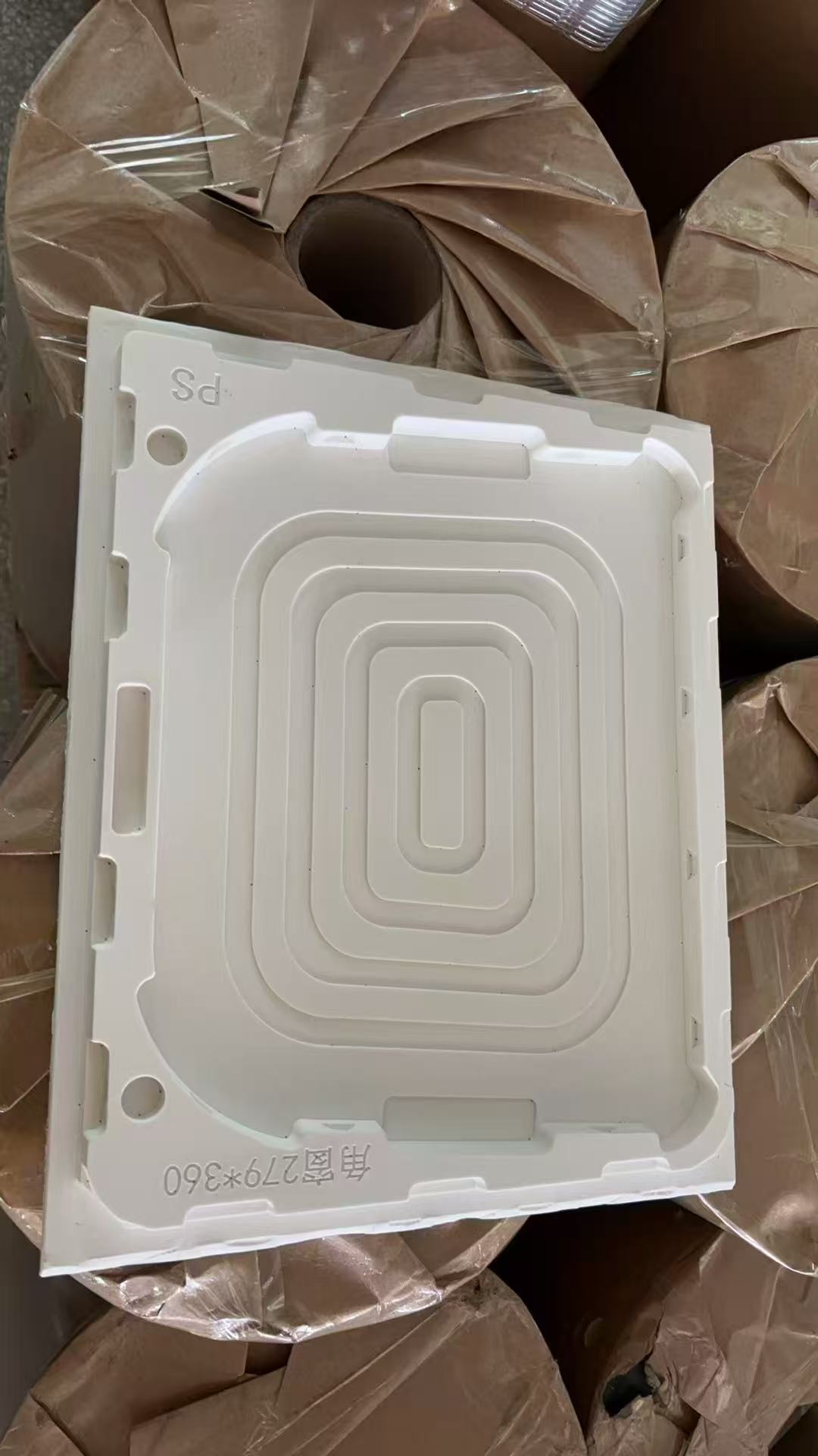 Irregular XSNGD0003（角窗） 397X329X18 Blister Box